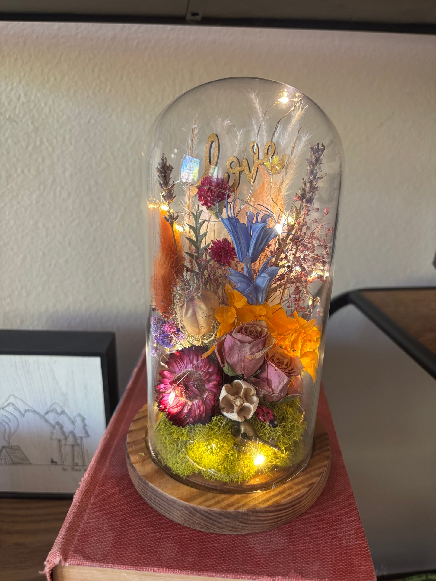 GLASS CLOCHE FLOWER ARRANGEMENT WORKSHOP